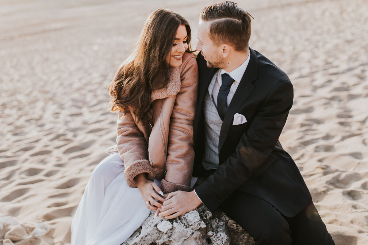 Wesele w okolicach Krakowa, pierwszy taniec, sesja ślubna na Pustyni Błędowskiej