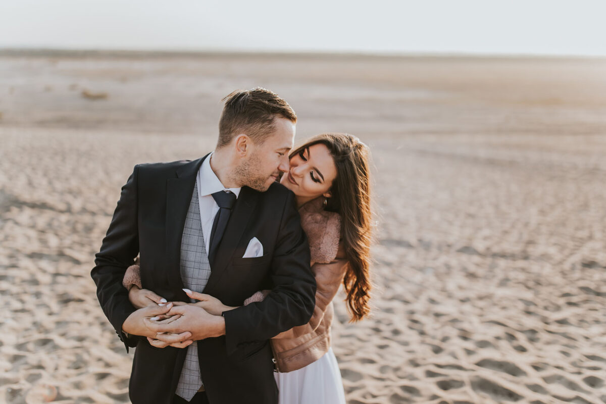 Wesele w okolicach Krakowa, pierwszy taniec, sesja ślubna na Pustyni Błędowskiej