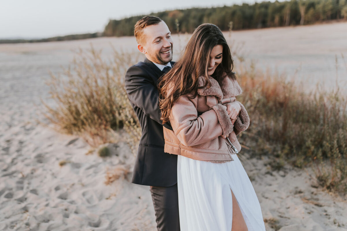 Wesele w okolicach Krakowa, pierwszy taniec, sesja ślubna na Pustyni Błędowskiej