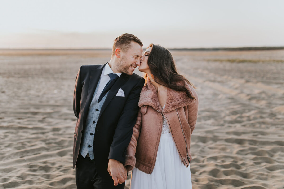 Wesele w okolicach Krakowa, pierwszy taniec, sesja ślubna na Pustyni Błędowskiej