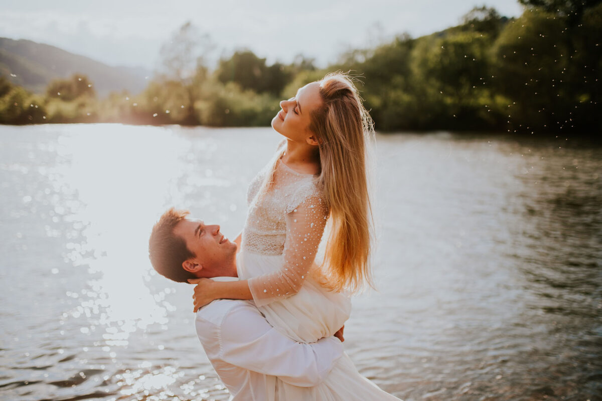 sesja ślubna w Warszawie, sesja ślubna przy wodospadzie, sesja ślubna w górach