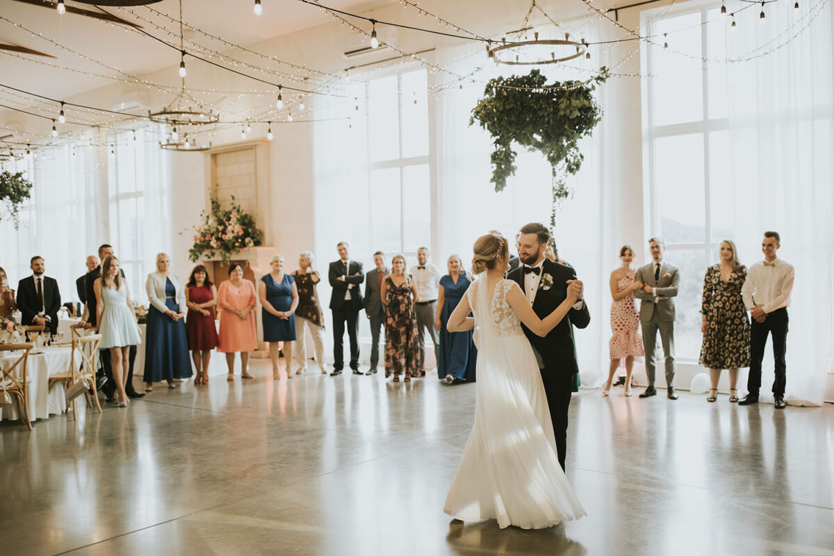 wesele w Villa Love, słodki stół  La Baguette, pierwszy taniec