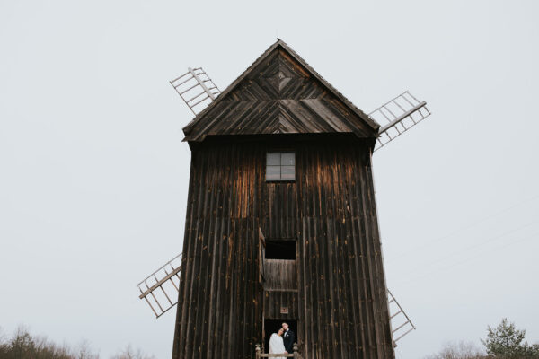 sesja ślubna w Kielcach, sesja ślubna w Muzeum Wsi Kieleckiej, sesja ślubna jesienią