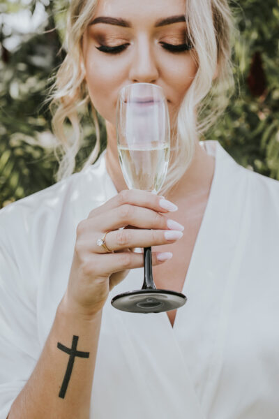 przygotowania ślubne w Warszawie, first look, detale z przygotowań ślubnych