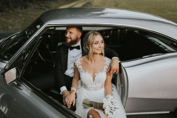 sesja ślubna w dniu ślubu, sesja ślubna podczas golden hour, sesja ślubna w plenerze