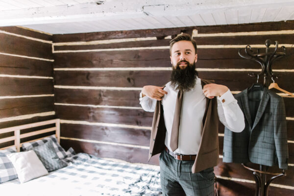 przygotowania ślubne w Warszawie, first look, detale z przygotowań ślubnych