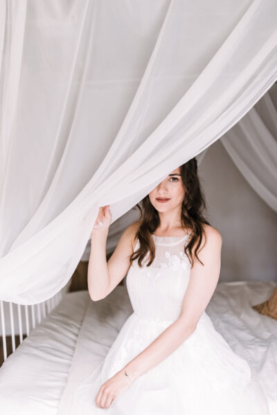 przygotowania ślubne w Warszawie, first look, detale z przygotowań ślubnych