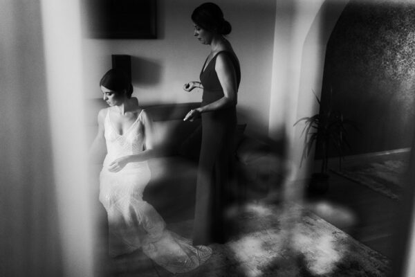 przygotowania ślubne w Warszawie, first look, detale z przygotowań ślubnych