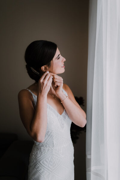 przygotowania ślubne w Warszawie, first look, detale z przygotowań ślubnych