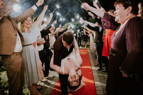 zimne ognie na weselu, oczepiny, ślub w Warszawie