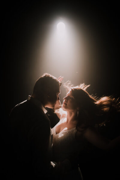 sesja ślubna w Warszawie, sesja ślubna w teatrze, miejska sesja ślubna