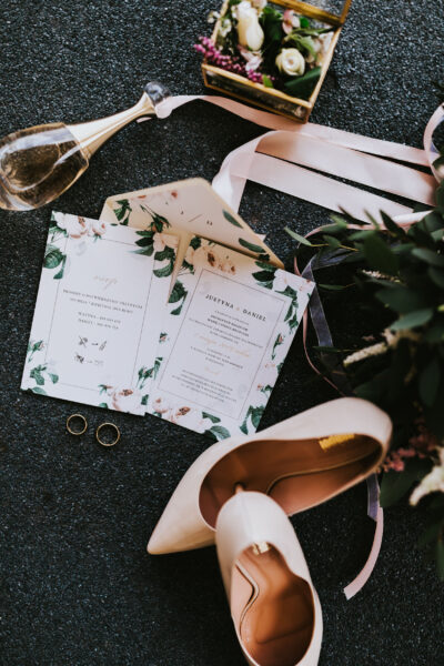 przygotowania ślubne w Warszawie, first look, detale z przygotowań ślubnych