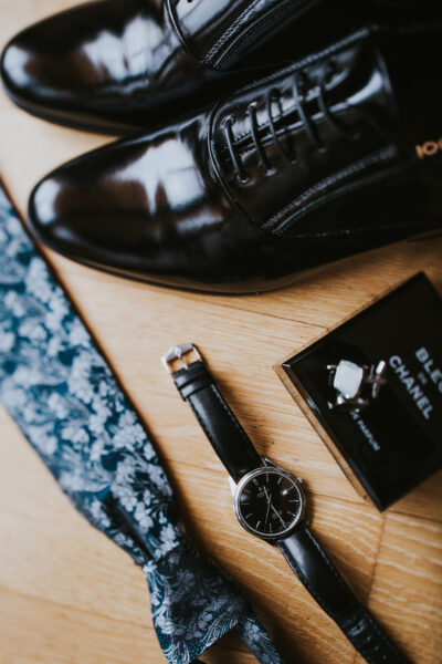 przygotowania ślubne w Warszawie, first look, detale z przygotowań ślubnych