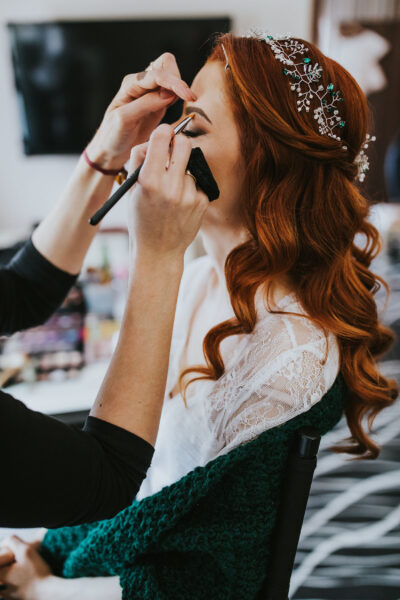 przygotowania ślubne w Warszawie, first look, detale z przygotowań ślubnych