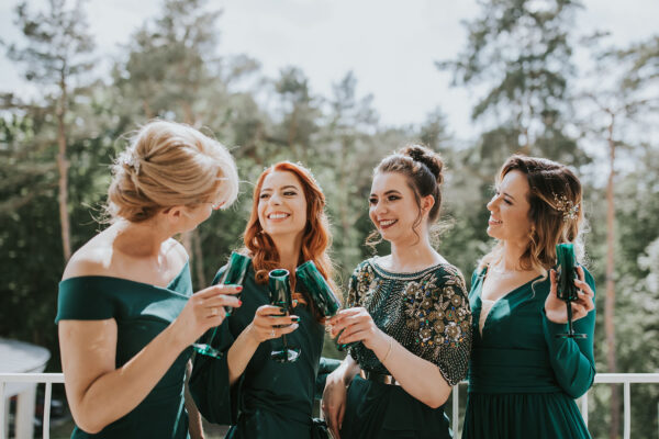 przygotowania ślubne w Warszawie, first look, detale z przygotowań ślubnych