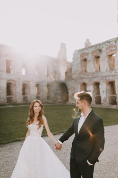 sesja ślubna golden hour, sesja ślubna w mieście, sesja ślubna na zamku