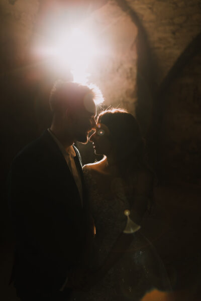 sesja ślubna golden hour, sesja ślubna w mieście, sesja ślubna na zamku