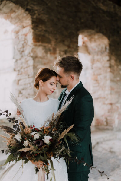 sesja ślubna golden hour, sesja ślubna w mieście, sesja ślubna na zamku