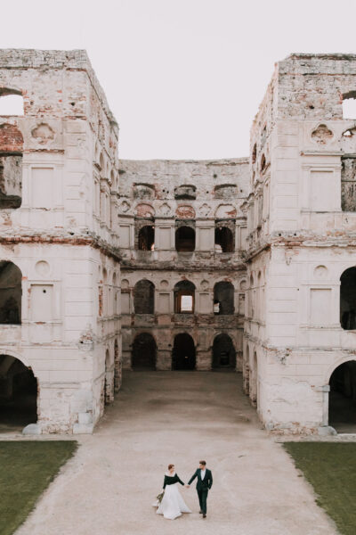 sesja ślubna golden hour, sesja ślubna w mieście, sesja ślubna na zamku