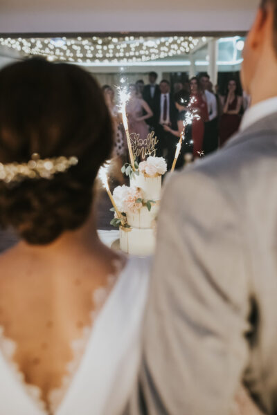 pierwszy taniec, zdjęcie z zimnymi ogniami, ślub na Mazowszu