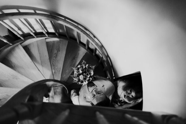 przygotowania ślubne w Warszawie, first look, detale z przygotowań ślubnych