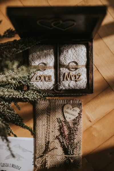 przygotowania ślubne w Warszawie, first look, detale z przygotowań ślubnych