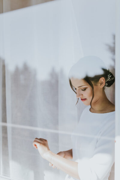 przygotowania ślubne w Warszawie, first look, detale z przygotowań ślubnych