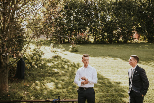 przygotowania ślubne w Warszawie, first look, detale z przygotowań ślubnych