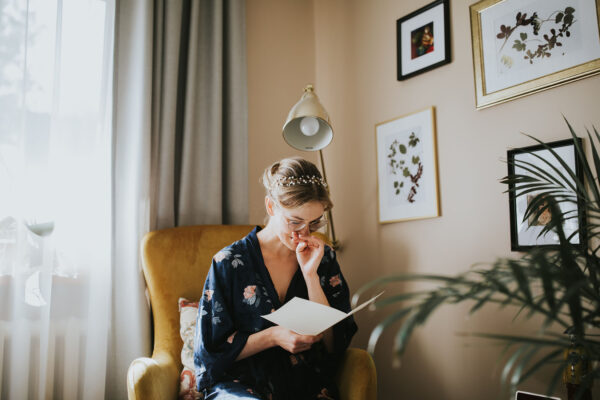 przygotowania ślubne w Warszawie, first look, detale z przygotowań ślubnych