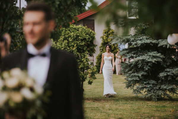 przygotowania ślubne w Warszawie, first look, detale z przygotowań ślubnych