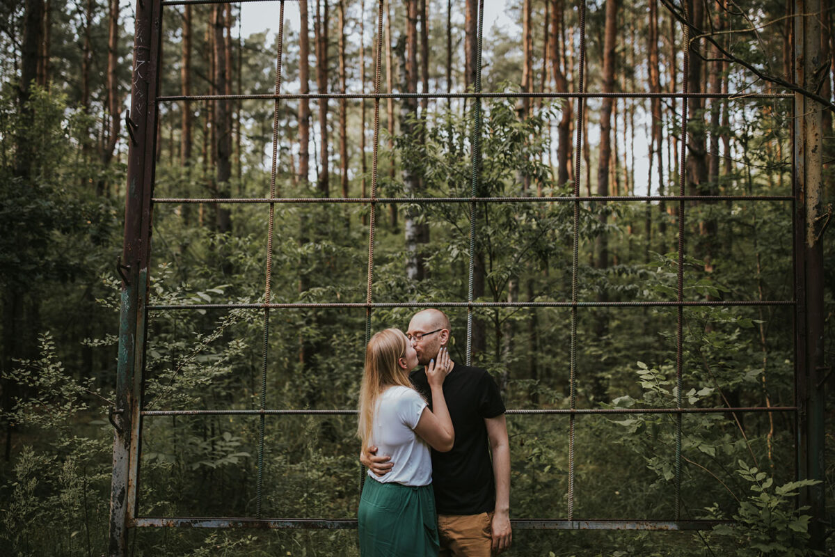 sesja narzeczeńska w Warszawie, sesja narzeczeńska w lesie