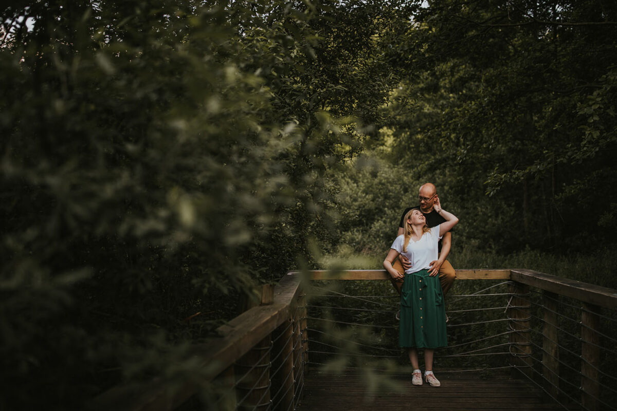 sesja narzeczeńska w Warszawie, sesja narzeczeńska w lesie