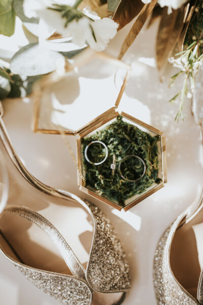 przygotowania ślubne w Warszawie, first look, detale z przygotowań ślubnych