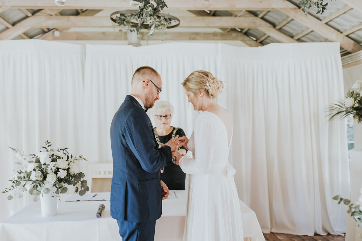 ślub Dwór Złotopolska Dolina, ślub cywilny w ogrodzie