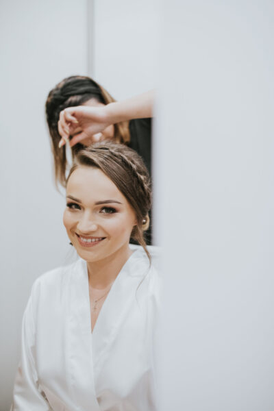 przygotowania ślubne w Warszawie, first look, detale z przygotowań ślubnych