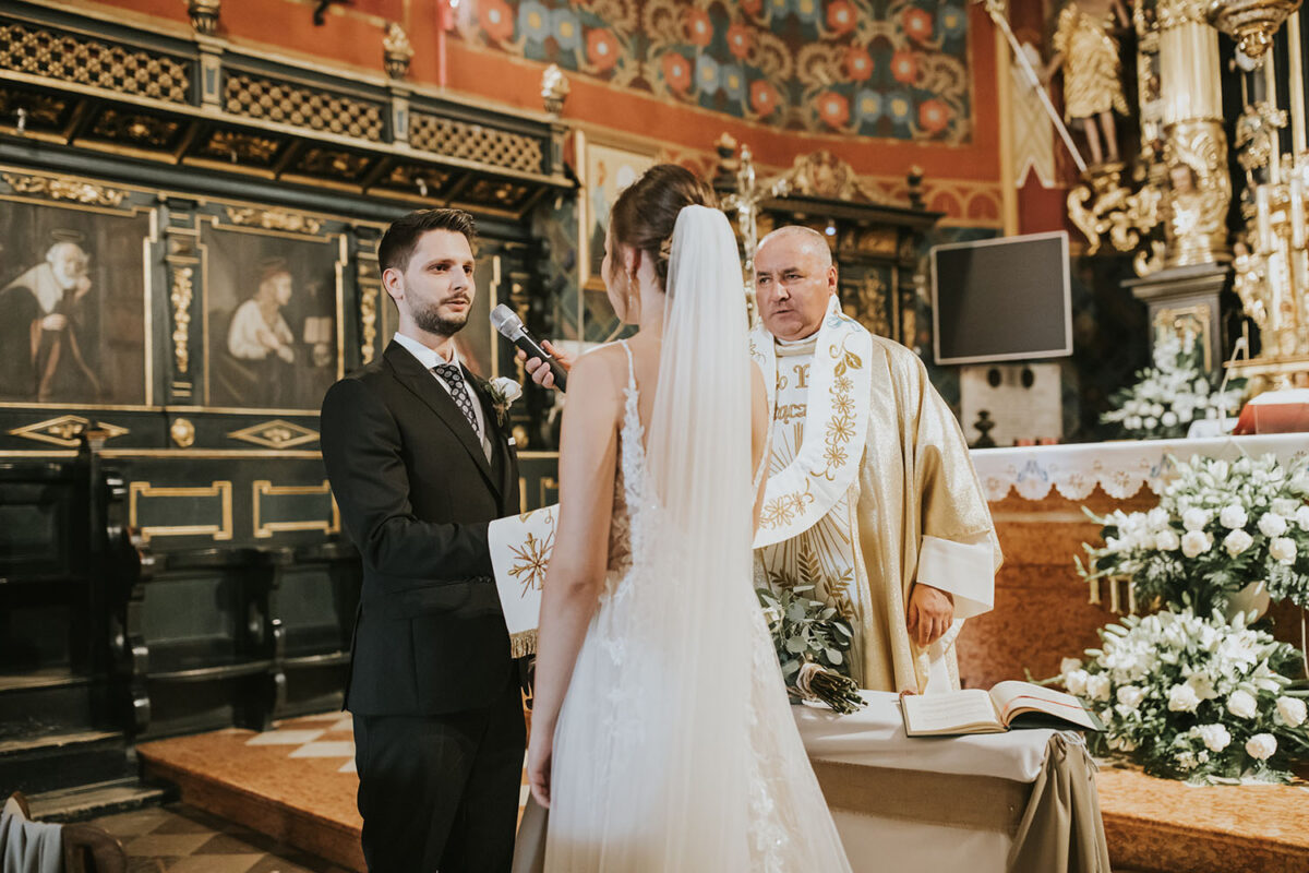 ślub w kościele pw. Wniebowzięcia NMP w Proszowicach, ślub pod Krakowem