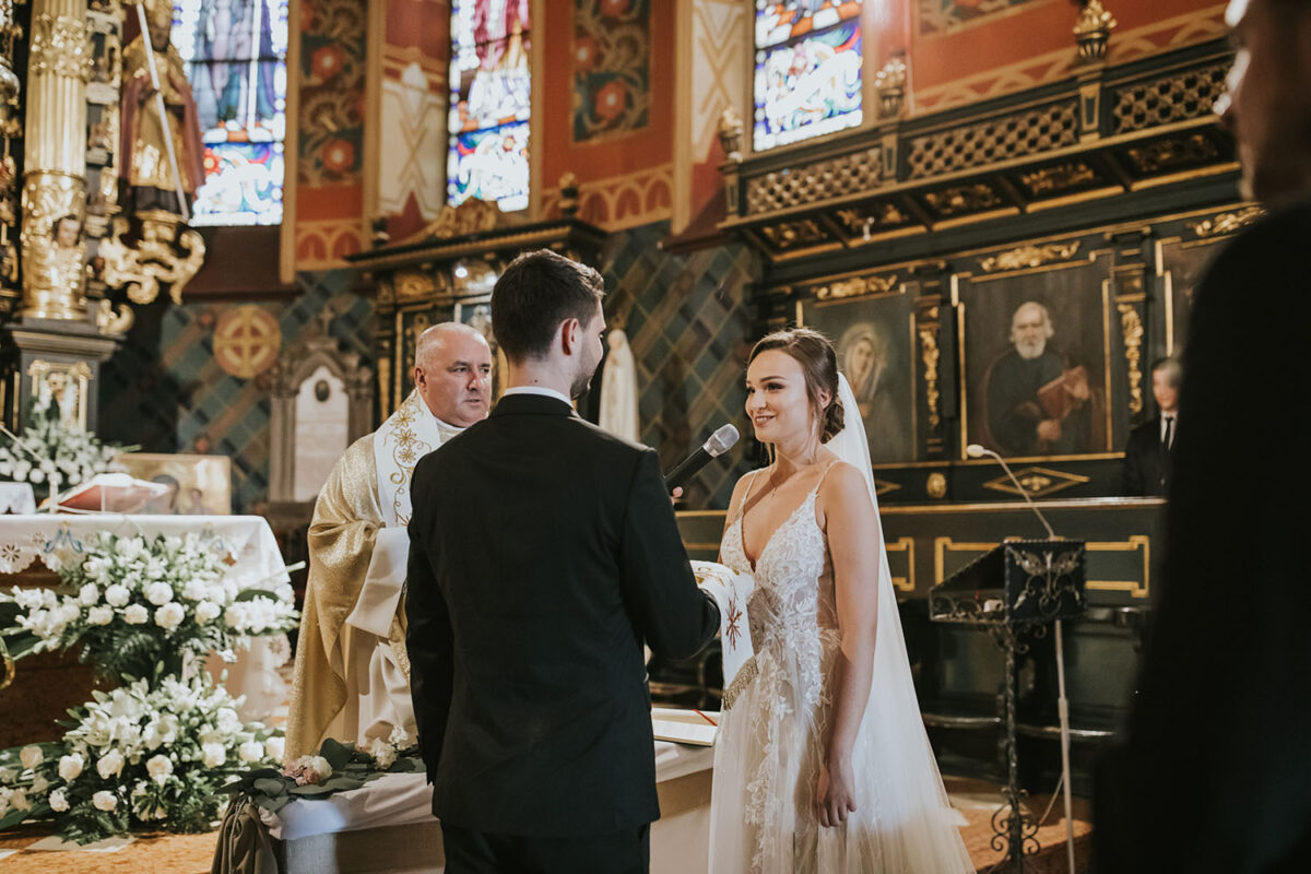 ślub w kościele pw. Wniebowzięcia NMP w Proszowicach, ślub pod Krakowem