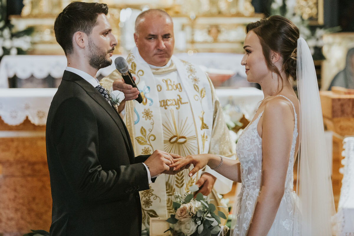 ślub w kościele pw. Wniebowzięcia NMP w Proszowicach, ślub pod Krakowem