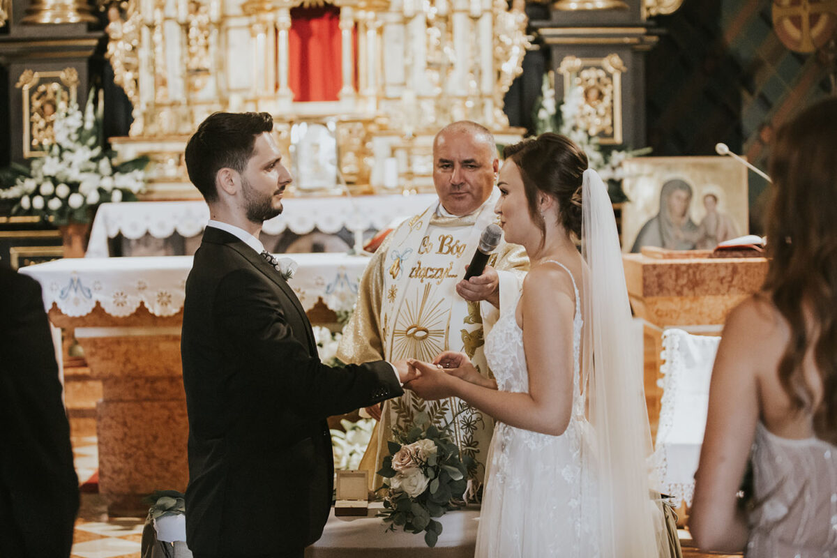 ślub w kościele pw. Wniebowzięcia NMP w Proszowicach, ślub pod Krakowem