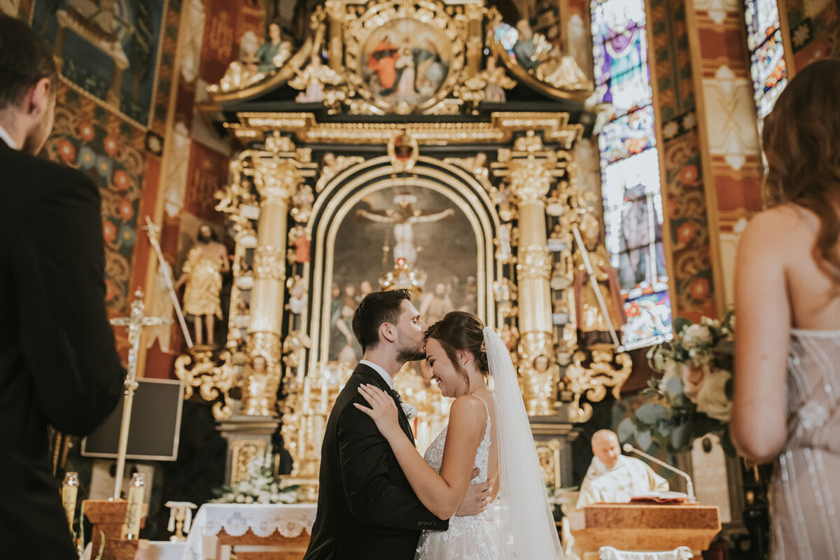 ślub w kościele pw. Wniebowzięcia NMP w Proszowicach, ślub pod Krakowem