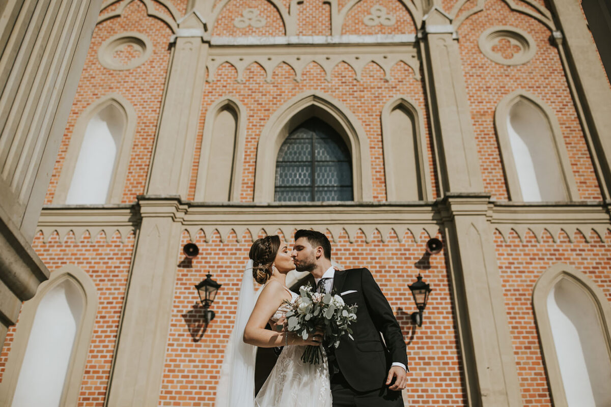 ślub w kościele pw. Wniebowzięcia NMP w Proszowicach, ślub pod Krakowem