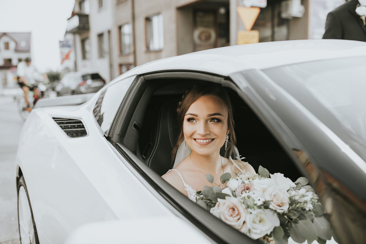 wesele w Dworzyszcze Wola, wesele w Krakowie, pierwszy taniec z konfetti