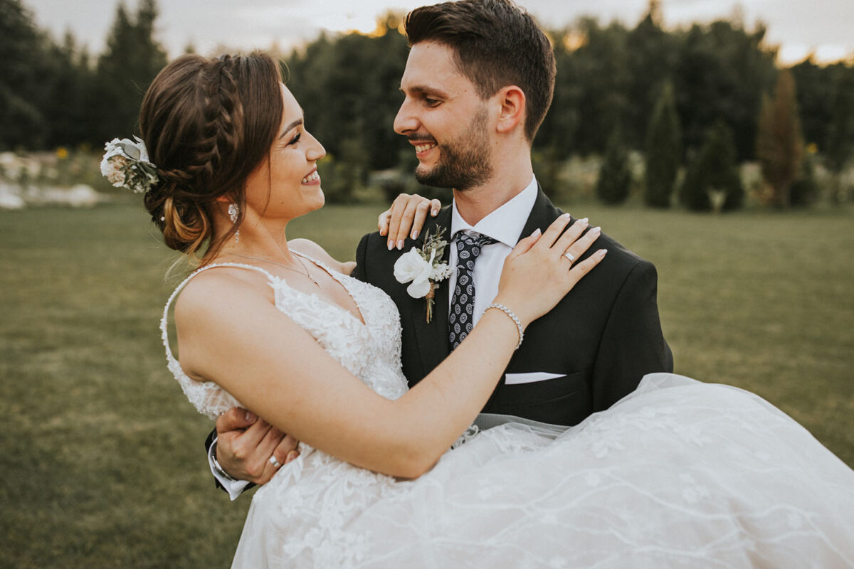 wesele w Dworzyszcze Wola, wesele w Krakowie, pierwszy taniec z konfetti