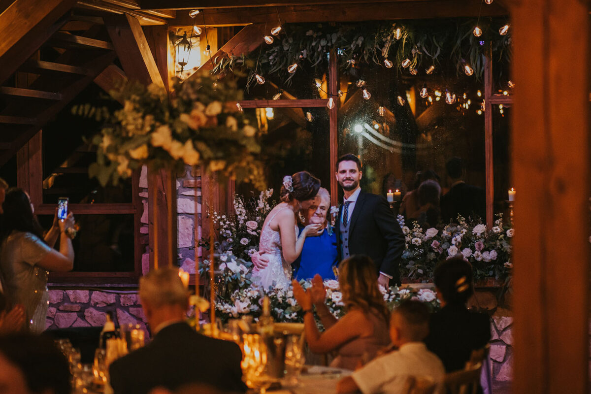 wesele w Dworzyszcze Wola, wesele w Krakowie, pierwszy taniec z konfetti