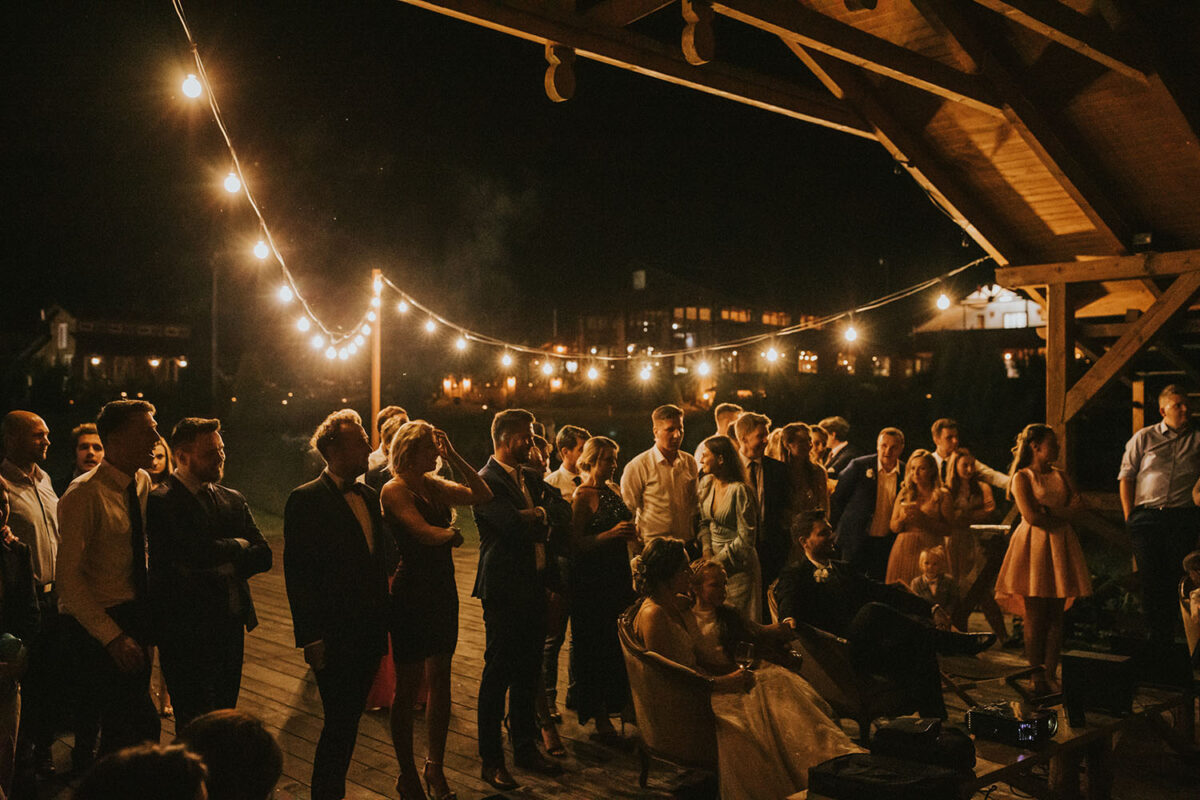 wesele w Dworzyszcze Wola, wesele w Krakowie, pierwszy taniec z konfetti