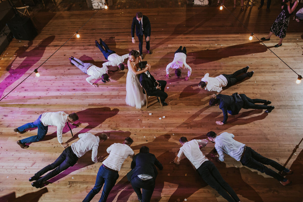 wesele w Dworzyszcze Wola, wesele w Krakowie, pierwszy taniec z konfetti