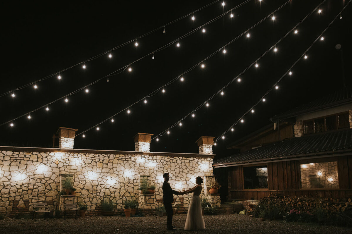 wesele w Dworzyszcze Wola, wesele w Krakowie, pierwszy taniec z konfetti