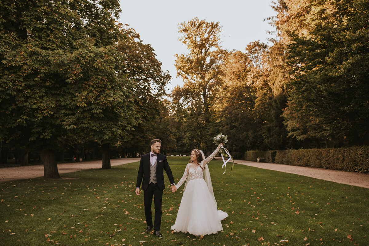 sesja ślubna w Łazienkach Królewskich, sesja ślubna w Warszawie, sesja ślubna w mieście