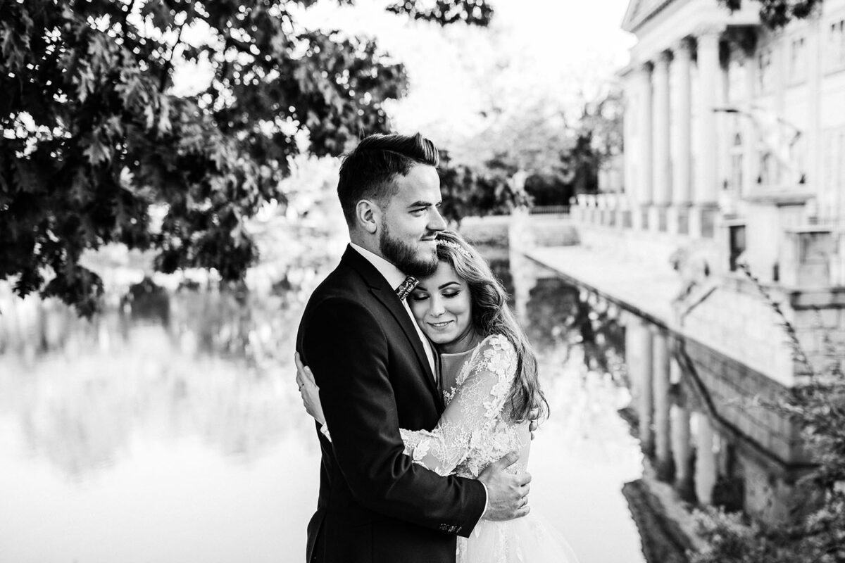 sesja ślubna w Łazienkach Królewskich, sesja ślubna w Warszawie, sesja ślubna w mieście