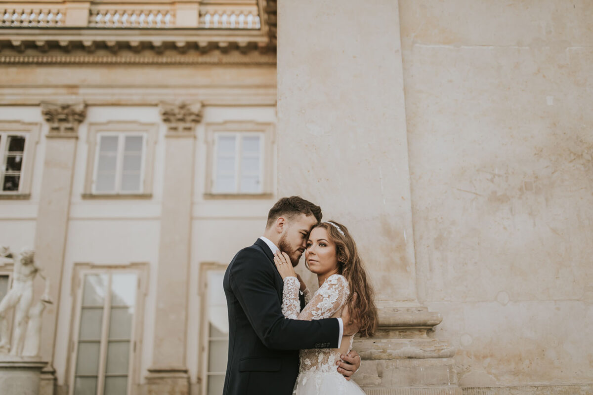 sesja ślubna w Łazienkach Królewskich, sesja ślubna w Warszawie, sesja ślubna w mieście